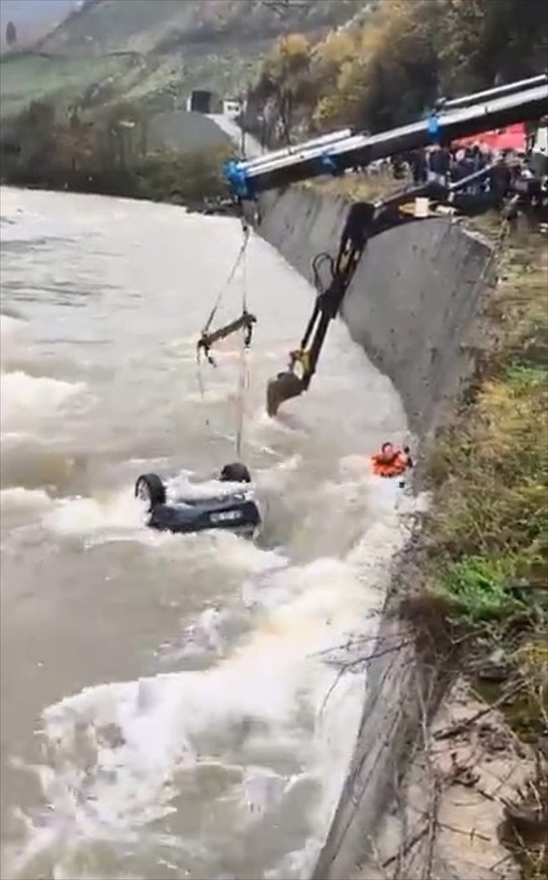 Giresunda feci kaza: Mezar yeri bakmaya giden dayı ile yeğeni hayatını kaybetti