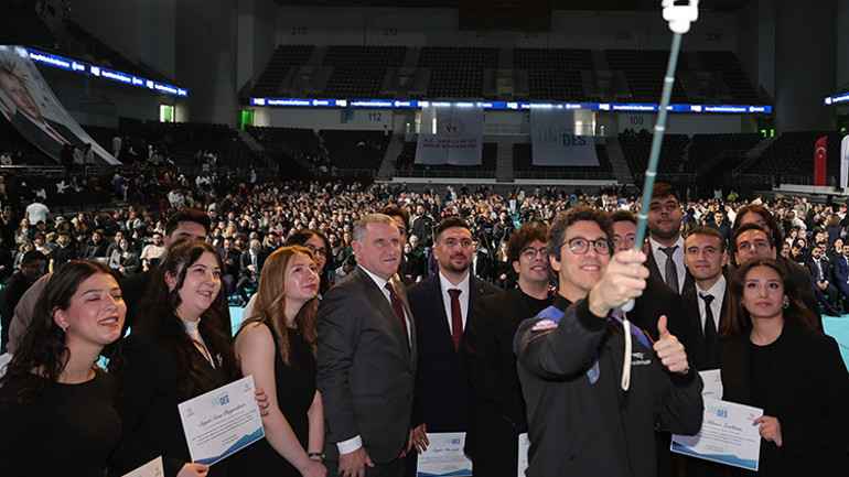 Bakan Bak: Türkiye Yüzyılı, gençlerin, bilimin, ülkemizin yüzyılı olacak