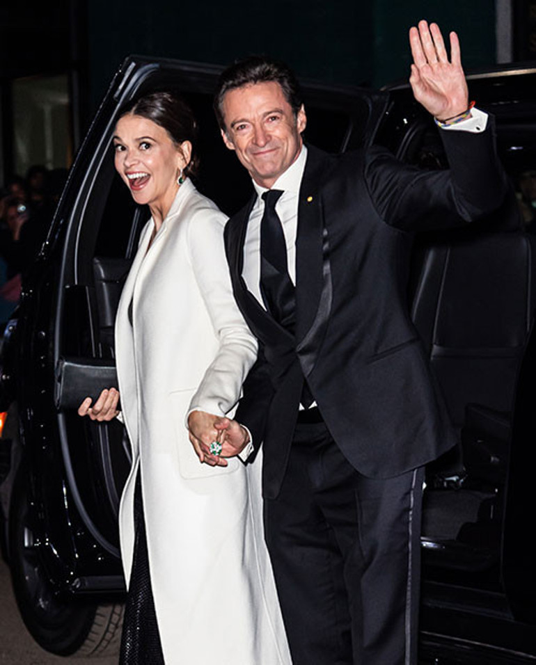 Uygunsuz aşk iki ocağı söndürmüştü... Gizli buluşmalar bitti ama huzur yok... Karısını benimle aldatan beni de başkasıyla aldatır