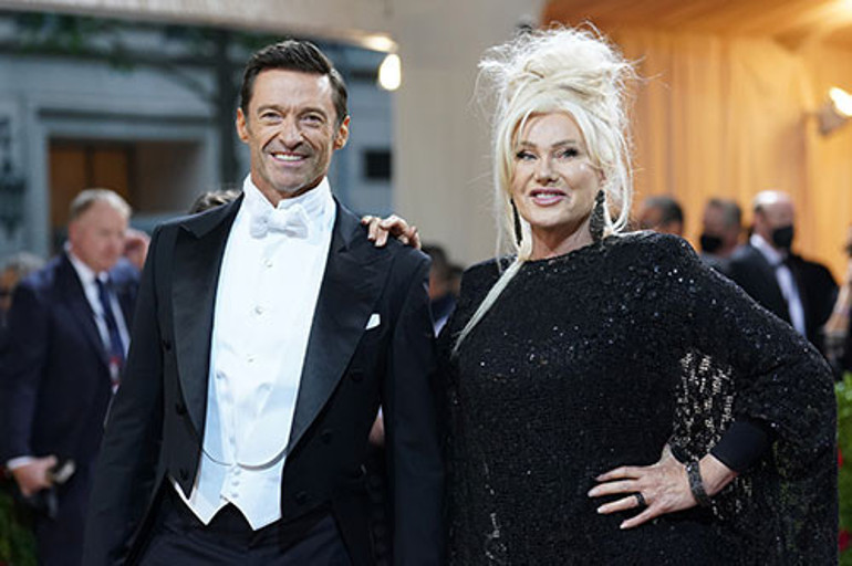 Uygunsuz aşk iki ocağı söndürmüştü... Gizli buluşmalar bitti ama huzur yok... Karısını benimle aldatan beni de başkasıyla aldatır