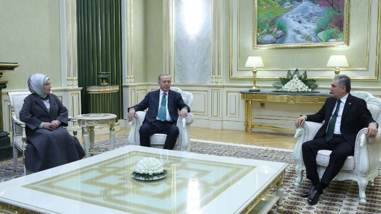 Cumhurbaşkanı Erdoğan Türkmenistana geldi