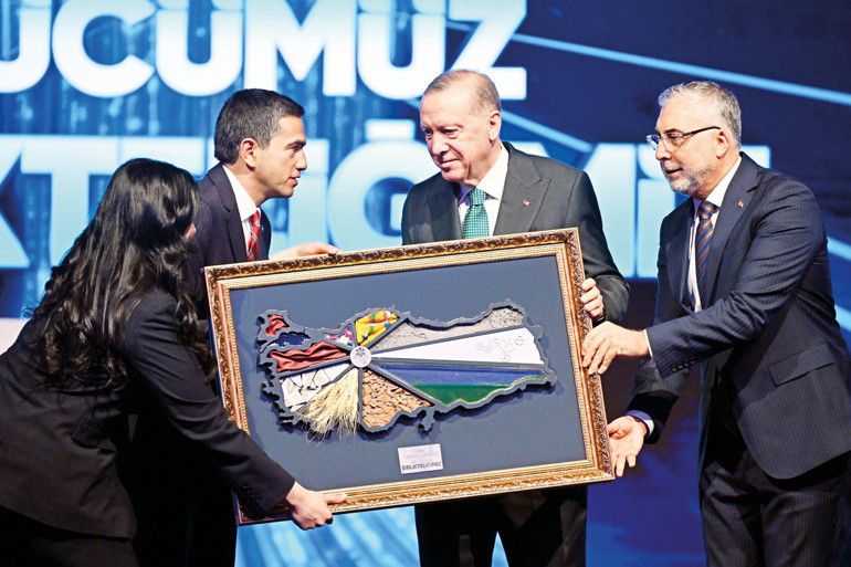 Erdoğan’dan patronlara asgari ücret çağrısı: Elinizi taşın altına koyun