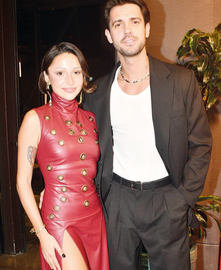 Ödül gecesinde ünlüler geçidi