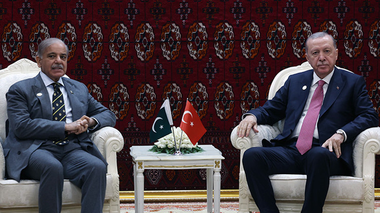 Türkmenistanda kritik temaslar: Cumhurbaşkanı Erdoğan, Putin ile bir araya geldi