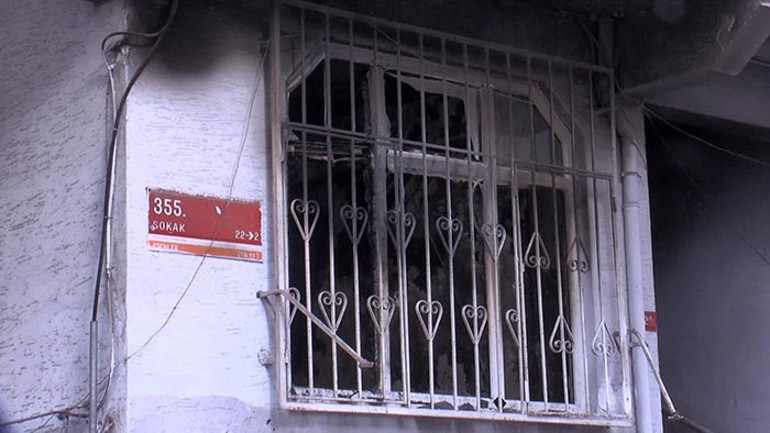 5 yaşındaki çocuk çakmakla oynarken evi yaktı Çekyattan alevler çıkıyordu