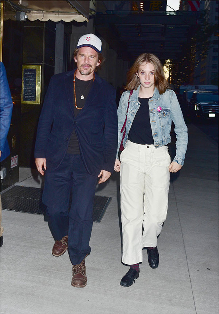 İlk göz ağrısı evladı da kendi gibi ünlü bir oyuncu oldu… ‘Onun zor geçen çocukluğu için hala pişmanlık duyuyorum’