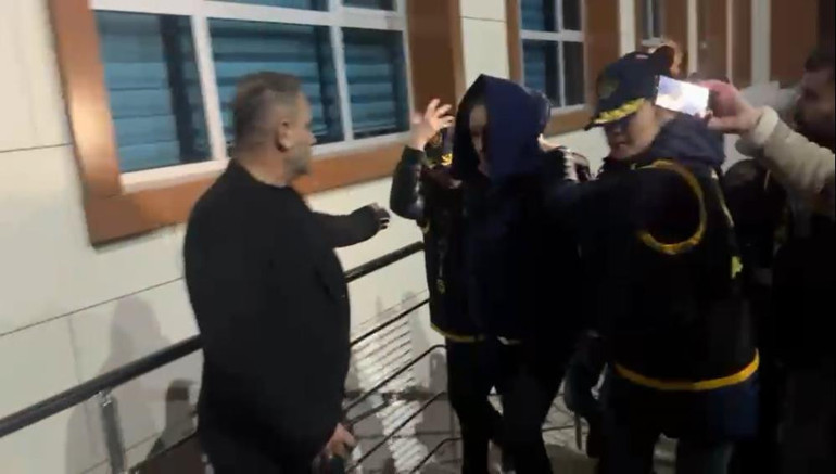 Son dakika... Güllünün kızı kasten öldürme suçundan tutuklandı Arkadaşı itiraf etti: Gül Anneyi itti, ben şok oldum