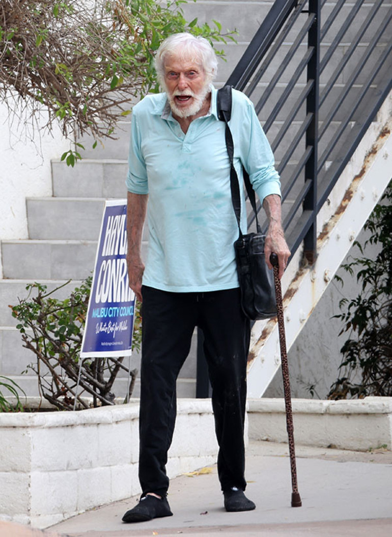 Efsane oyuncu 100 yaşına bastı… O artık gerçek bir asırlık çınar… Hala haftada üç gün spor yapıyor