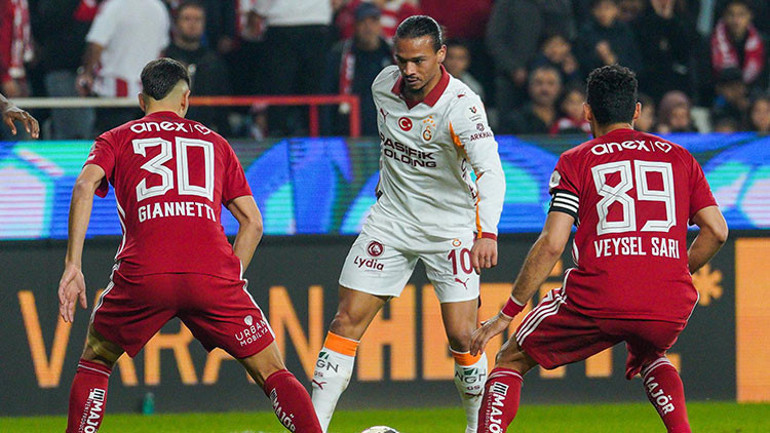 Galatasarayın Antalyaspor maçını usta isimler yazdı: Osimhen Afrika Kupasına gitse de buradayım dedi