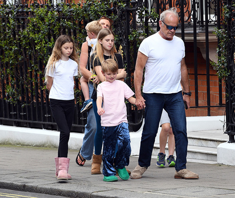 70 yaşında 8’inci çocuğunu kucağına aldı… ‘Gençliğimde babalığı pek beceremedim, bu şimdi anlıyorum’