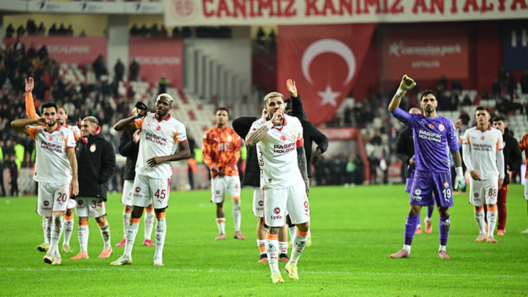 Galatasarayın galibiyeti sonrası Nihat Kahveciden yıldız isme övgüler Takımın olmazsa olmazı