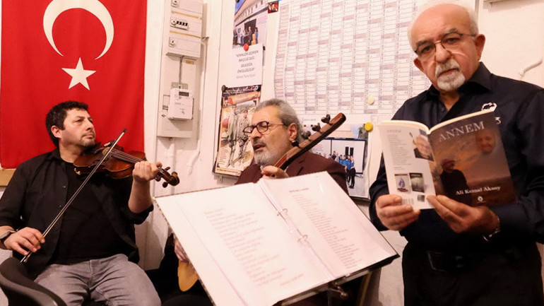 Şair Aksoy’dan şiirli müzik akşamı