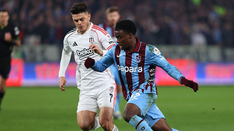  Salah oynuyor, Rafa Silva istemiyor