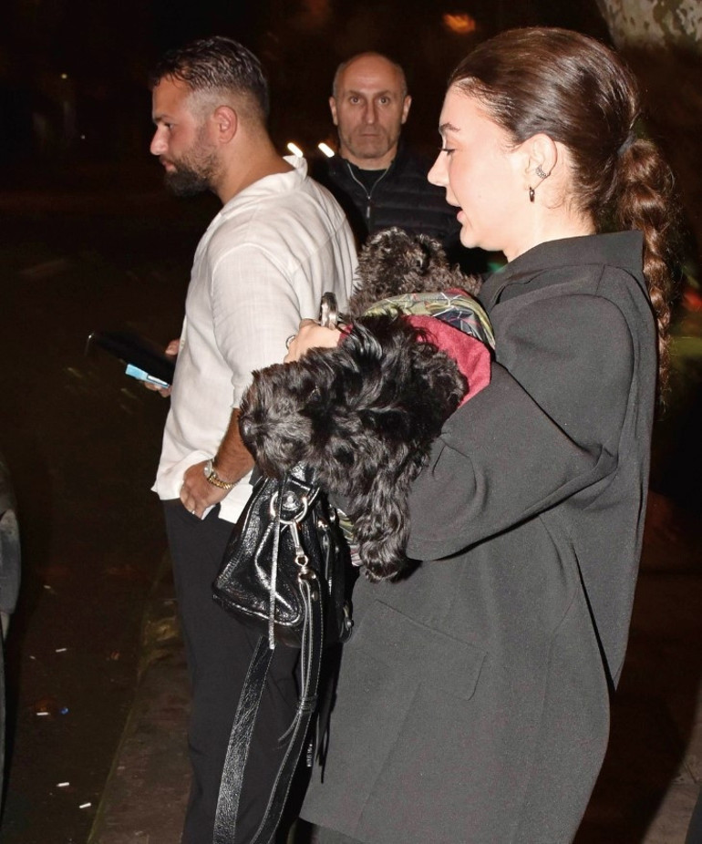 Yeni aşkı mı