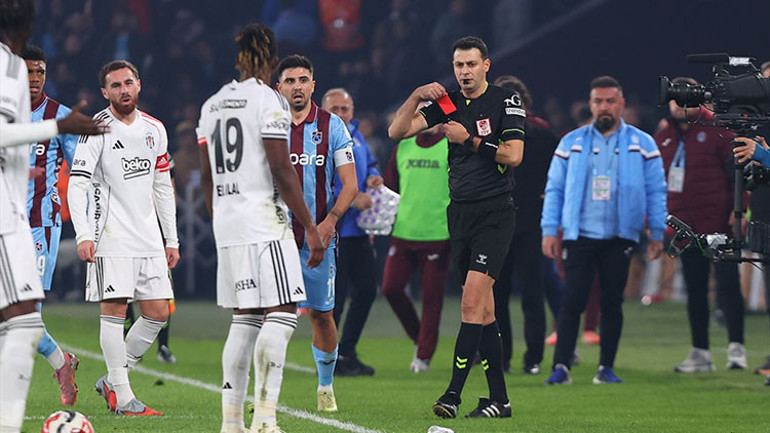 Nihat Kahveciden Trabzonspor - Beşiktaş maçı sonrası sert açıklamalar Bu kadar aciz oynayamaz