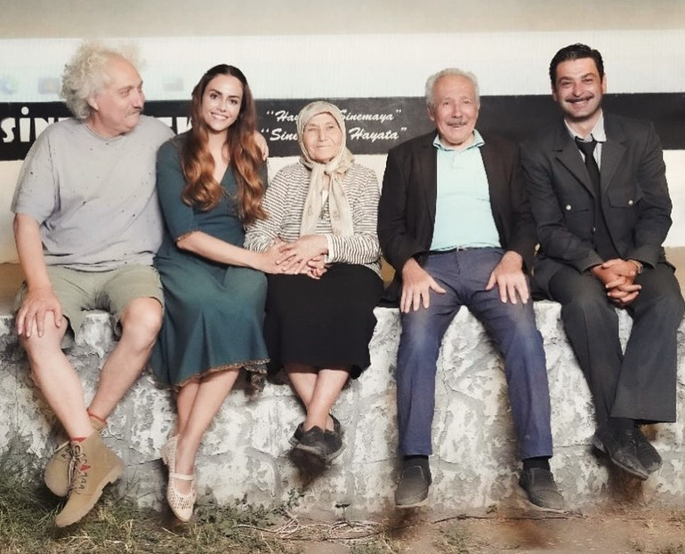 İki Gülizar bir arada