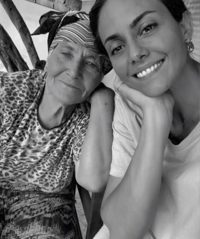 İki Gülizar bir arada