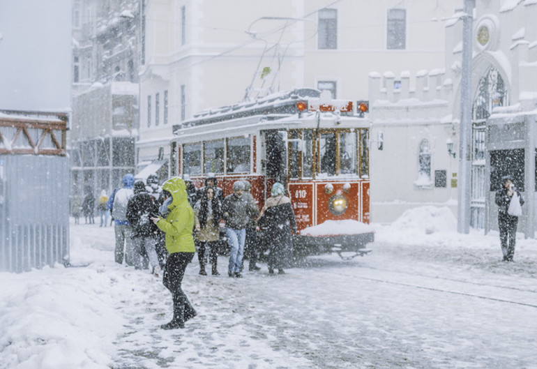 ‘Yılbaşında İstanbul’a kar yağacak’ paylaşımları doğru mu Sıcaklık 2 dereceye düşüyor Uzman isim gün gün açıkladı