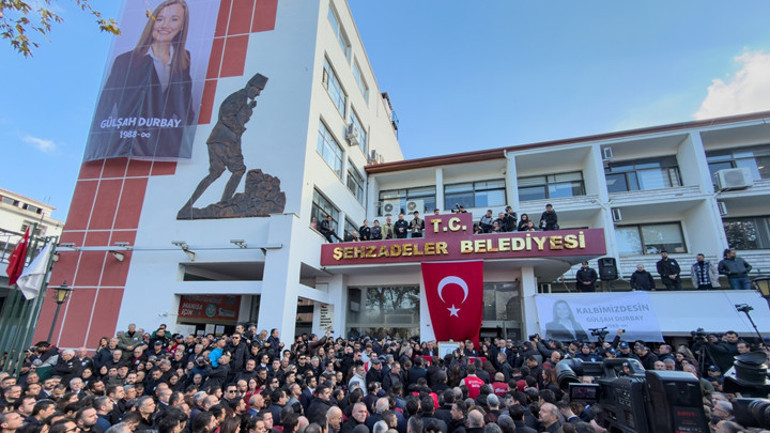Şehzadeler Belediye Başkanı Gülşah Durbaya gözyaşlarıyla veda Çok acıklı bir hikaye yazdık