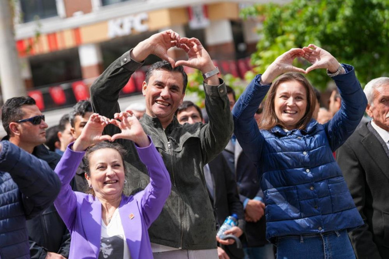 Şehzadeler Belediye Başkanı Gülşah Durbaya gözyaşlarıyla veda Çok acıklı bir hikaye yazdık