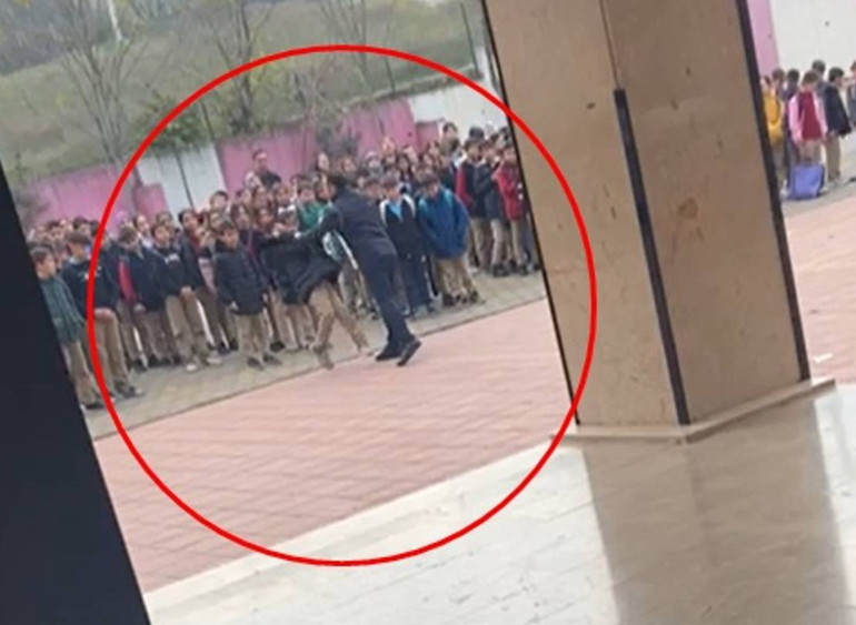 Okul müdürü öğrenciyi yakasından tutup yere savurdu Tepki çeken görüntülere inceleme başlatıldı