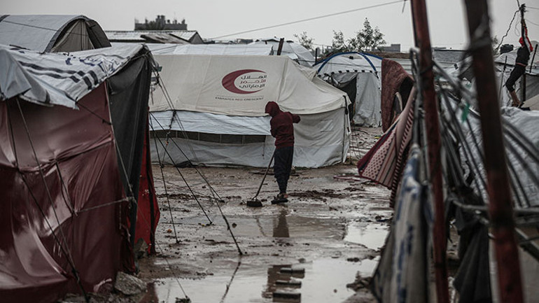 Gazzede enkaz altında kalanları arama çalışmaları başladı