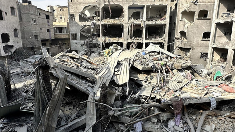 Gazzede enkaz altında kalanları arama çalışmaları başladı