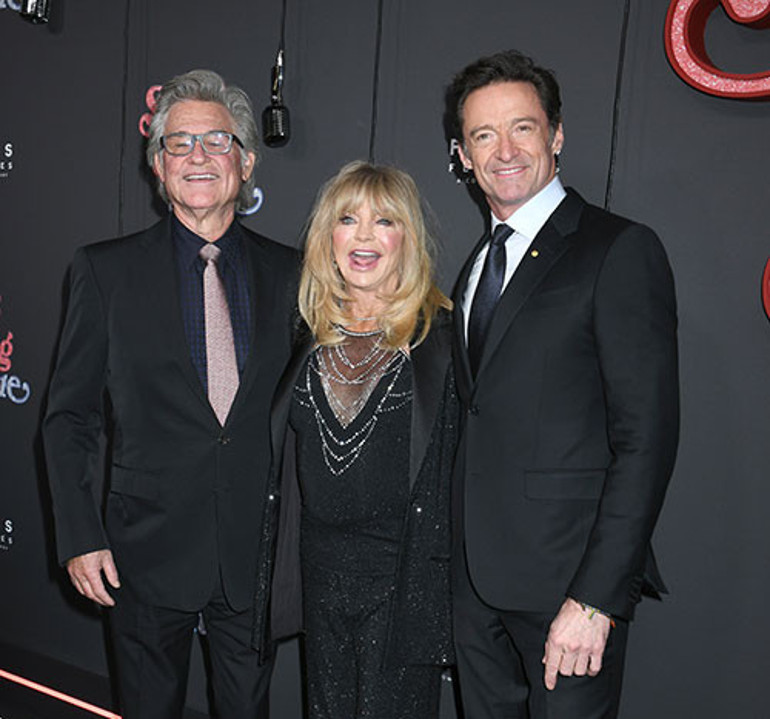 Ünlü oyuncunun ağabeyinden tepki: Bu uygunsuz elbise ona hiç yakışmadı