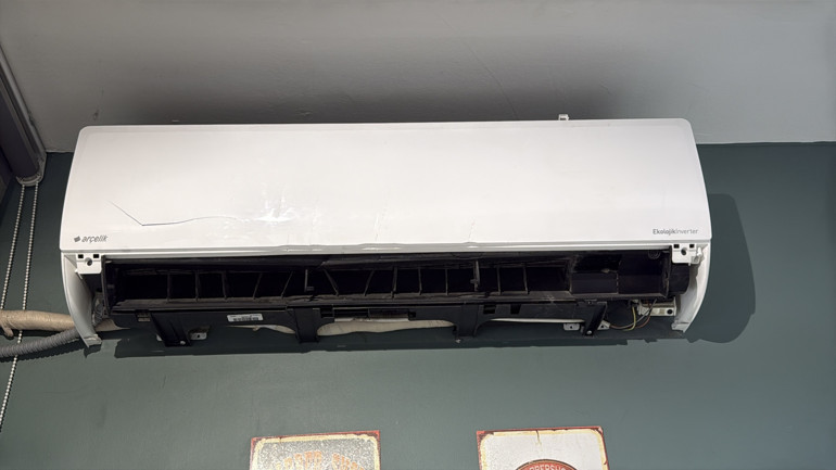 Kağıthane’de baltalı saldırgan kuaförün klimasını parçaladı Bizi kesmeye mi gelmiş bilmiyorum