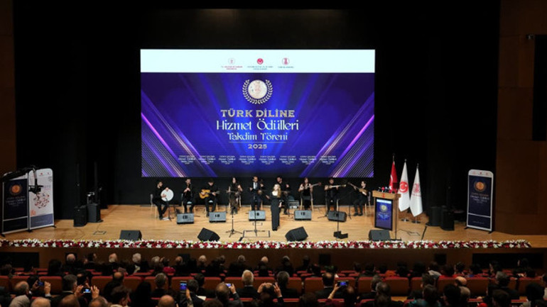 Ödül töreninden bir kare