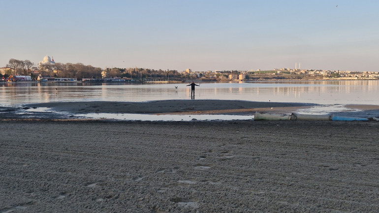  Deniz 20 metre çekildi