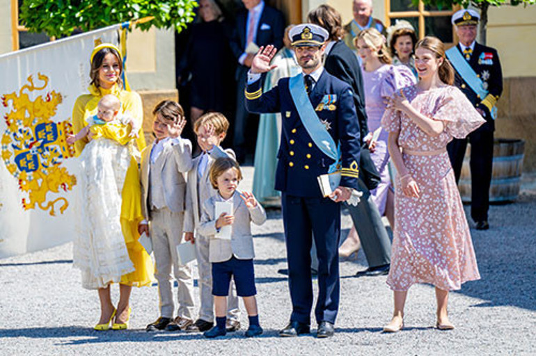 Annesi utançtan kayıplara karıştı... Küçücük bebek ona emanet