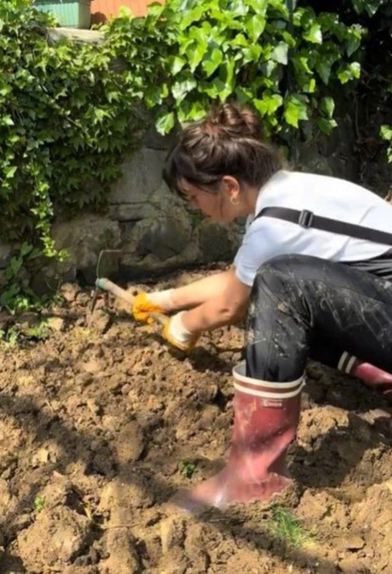 Azize her şeyin organiğini yediriyorum