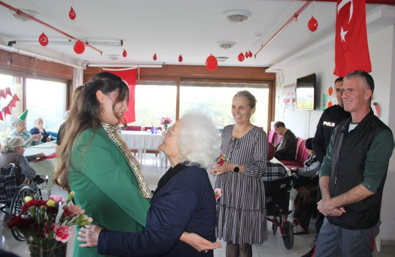 Kaymakam Kızılkaya: Hayatımızın ilk öğretmenleri büyüklerimizdir