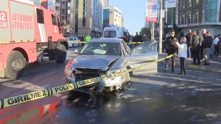 Şişlide otomobil yayalara çarptı: 2 ölü, 6 yaralı