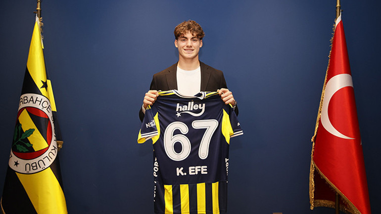 Fenerbahçe, 2 genç futbolcuyla profesyonel sözleşme imzaladı
