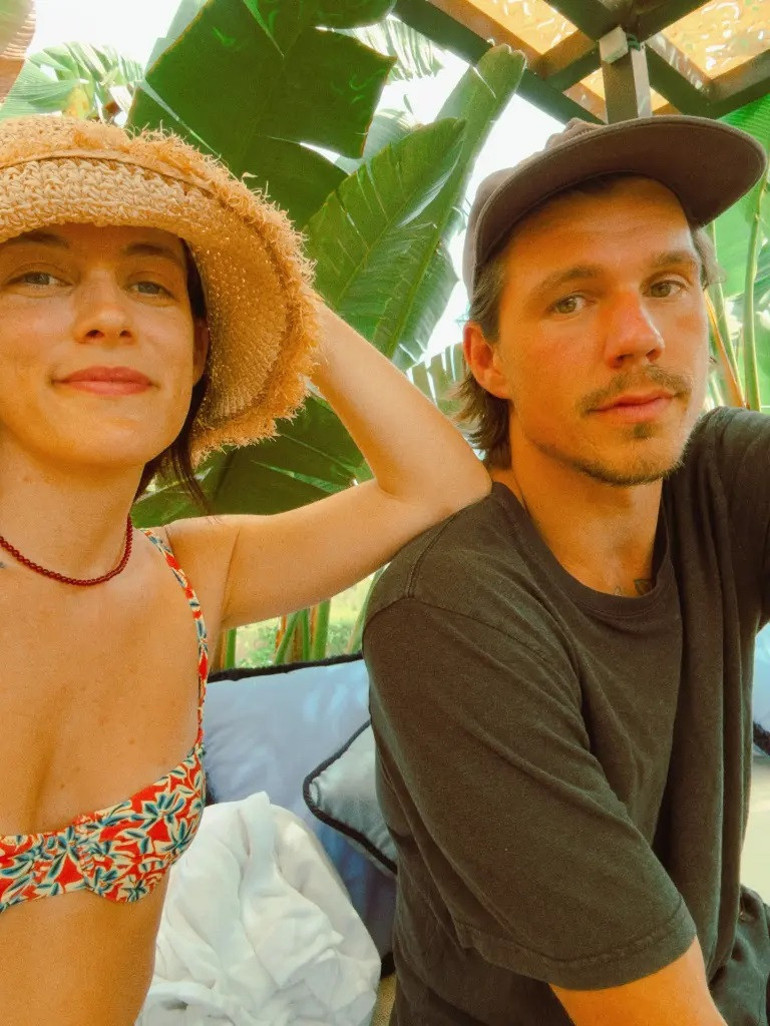 Magazin dünyasını karıştıran iddia… Ünlü çift çocukları olmayınca gizlice anlaşma yaptı… Yıldız ismin oğlunun gerçek annesi Elvis Presleynin torunu çıktı