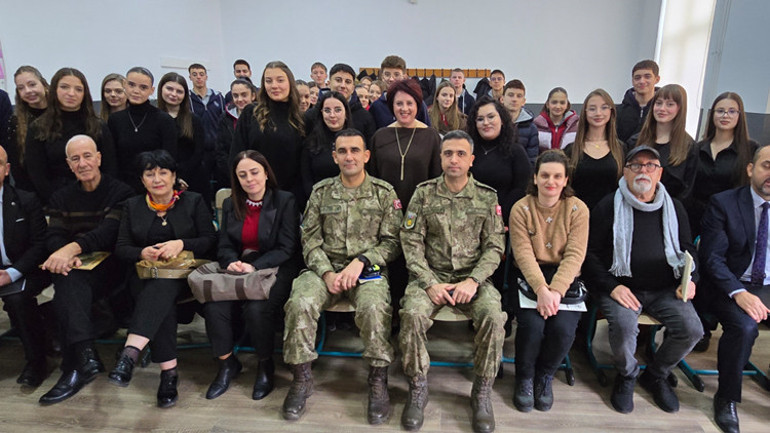 Mehmet Akif Ersoy Ata yurdu Kosovada yad edildi