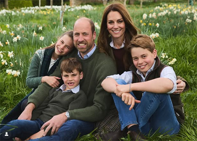 Ünlü aileden beklenen görüntü geldi