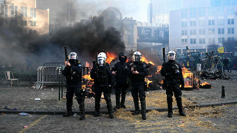 Avrupanın kalbinde ortalık karıştı