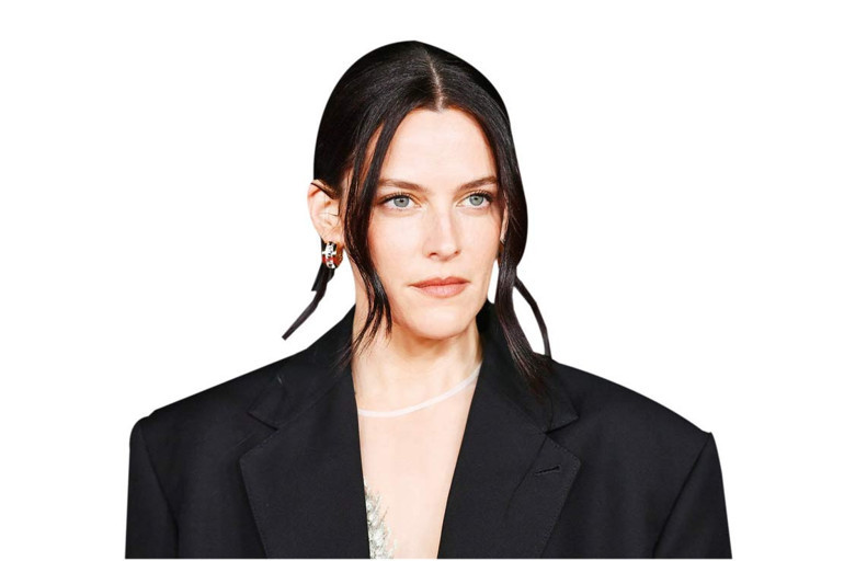 Travoita’nın oğlu Elvis Presiey’nin torunu mu