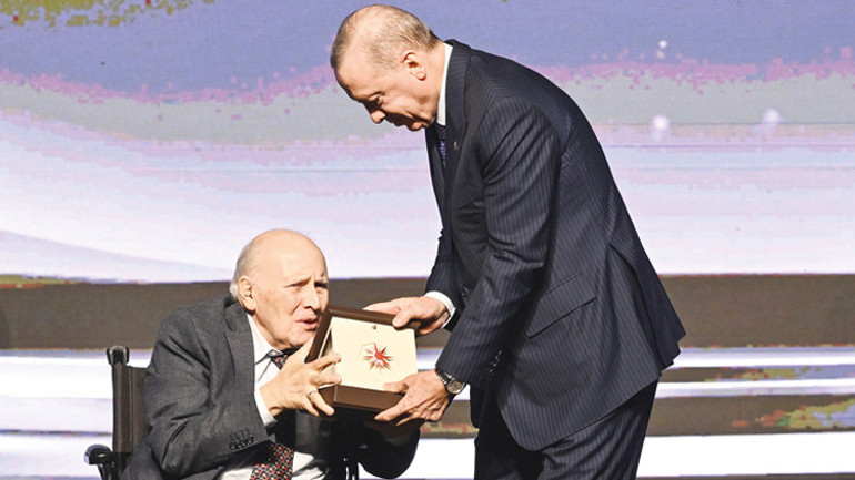 Erdoğan: Sanat ayrıştırmaz birleştirir