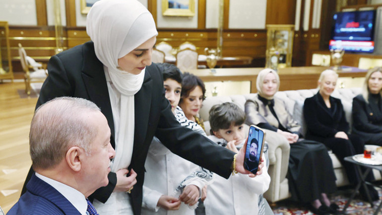 Erdoğan: Sanat ayrıştırmaz birleştirir