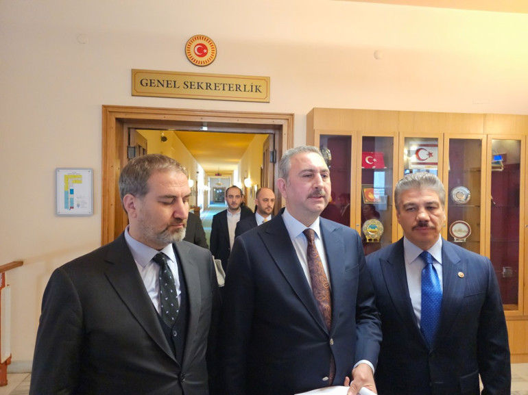 AK Parti Terörsüz Türkiye süreci raporunu TBMMye sundu