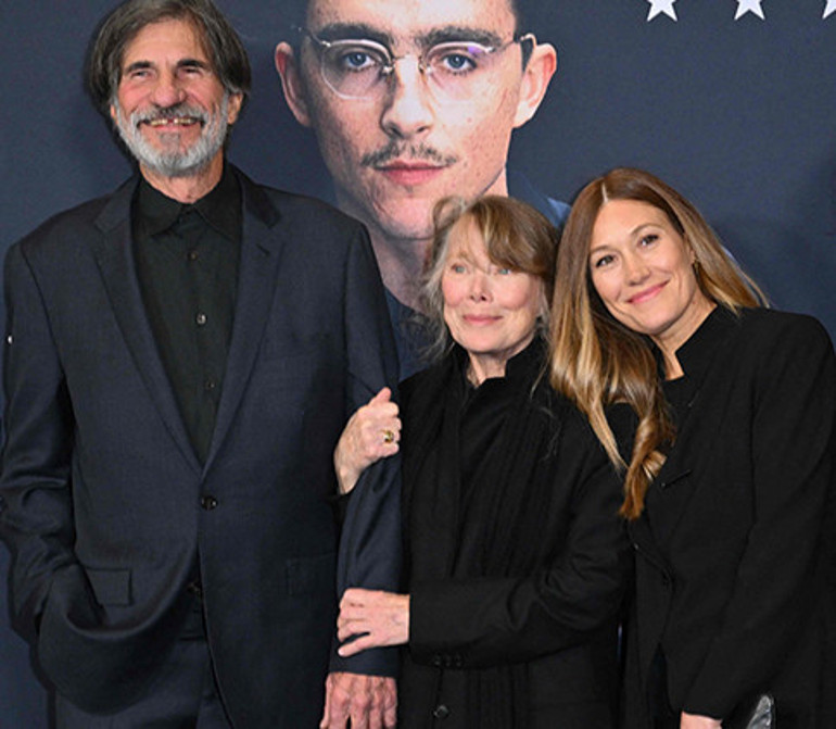 Daha evlenir evlenmez bankaya boşanma masrafları için para koymuşlardı… Kalabalıklardan kaçıp 50 yılı birlikte devirdiler…