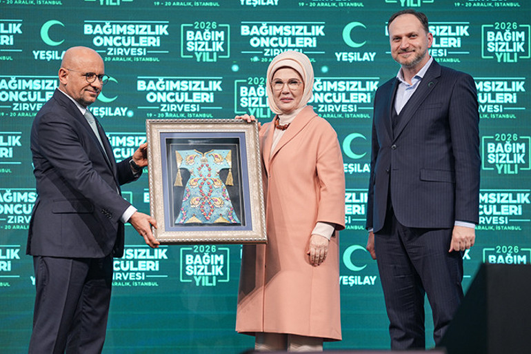 Emine Erdoğan, Bağımsızlık Öncüleri Zirvesinde konuştu: 2026yı Bağımsızlık Yılı ilan ediyoruz
