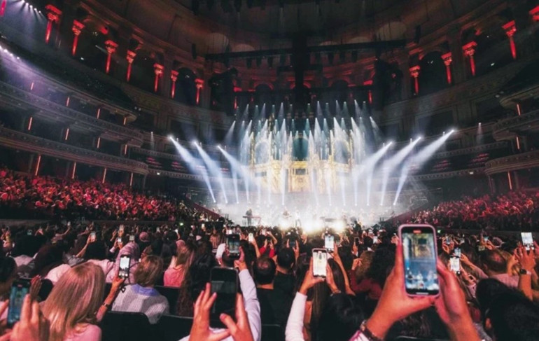 Londra konserinin albümü geliyor