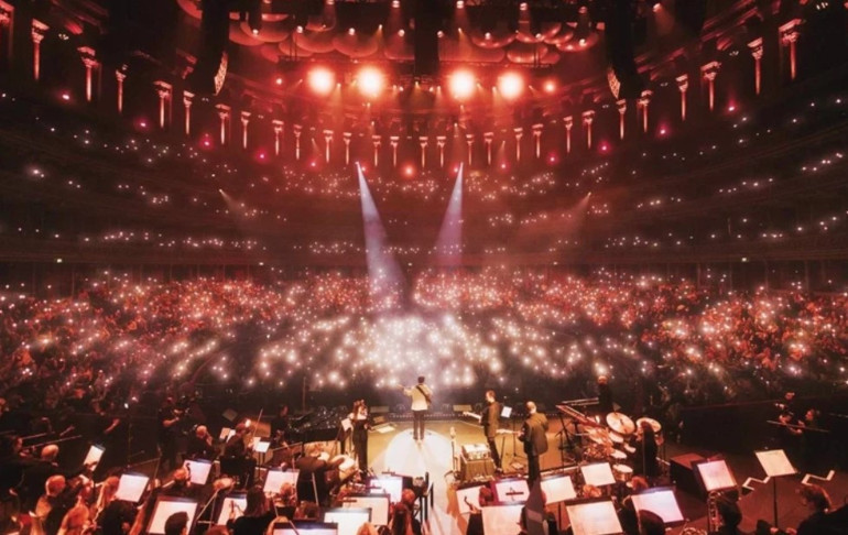 Londra konserinin albümü geliyor