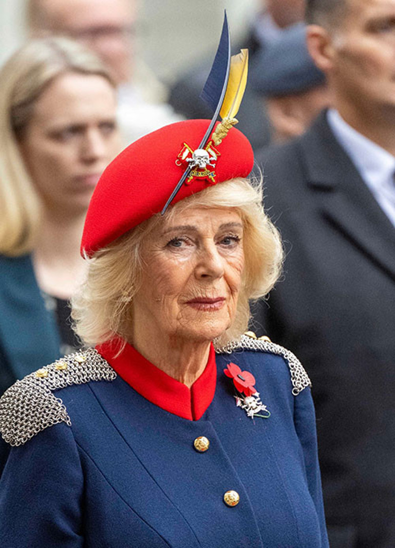 Taç yüzünden saç saça baş başa... Soğuk savaş kızıştı