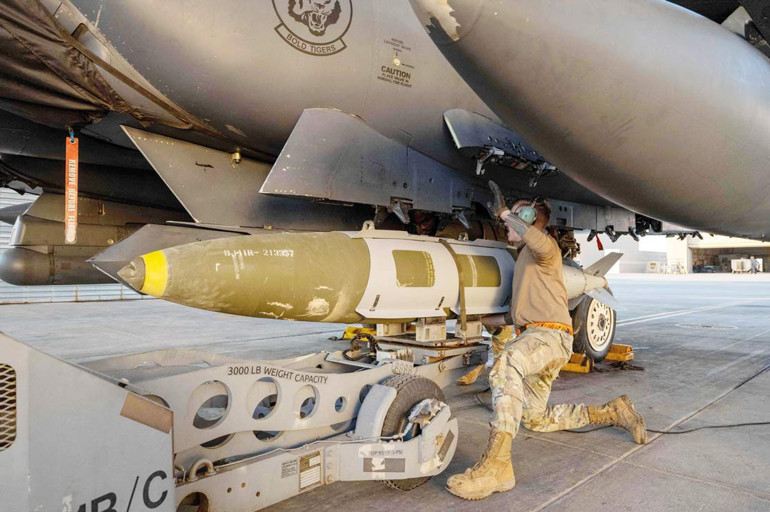 100 füze… ABD Suriye’de DEAŞ’ı vurdu, 70 hedef